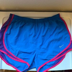 Nike shorts- M